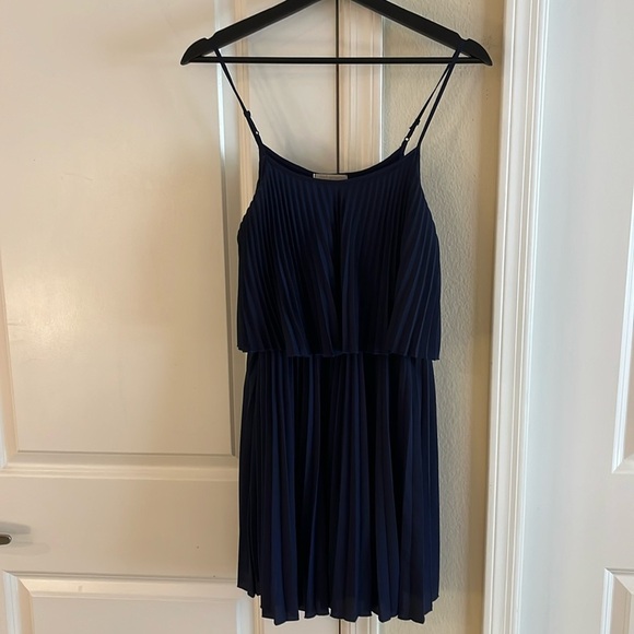 ⚓️ Vintage Navy Pleated Flowy Mini Dress, Circa 2007 , Size: S - Picture 7 of 17